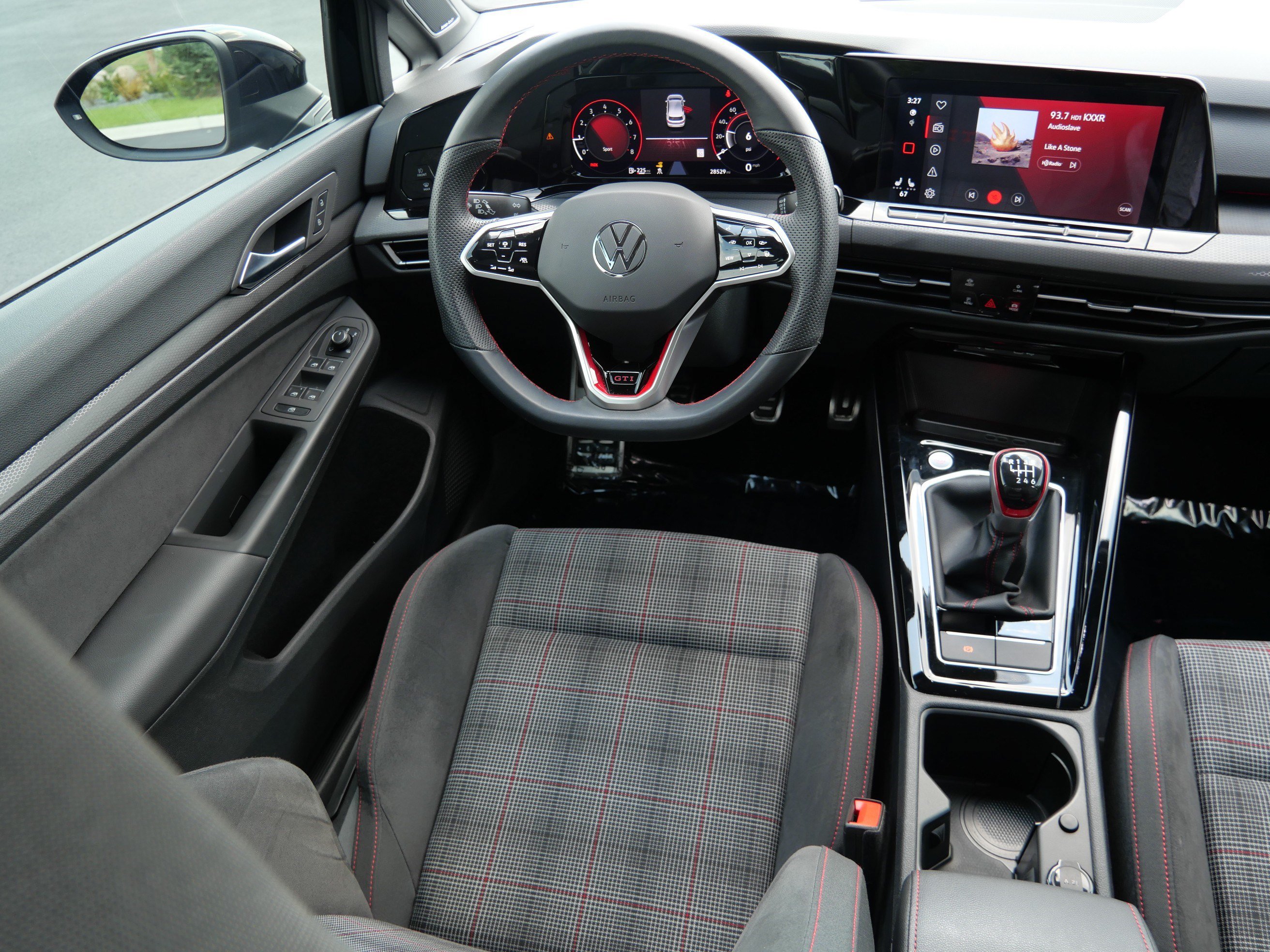 Used 2024 Volkswagen GTI SE FWD image 9