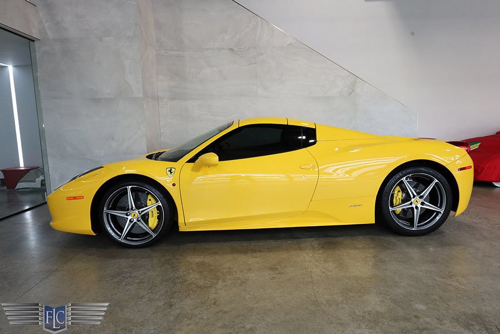 Used 2015 Ferrari 458 Spider RWD image 3