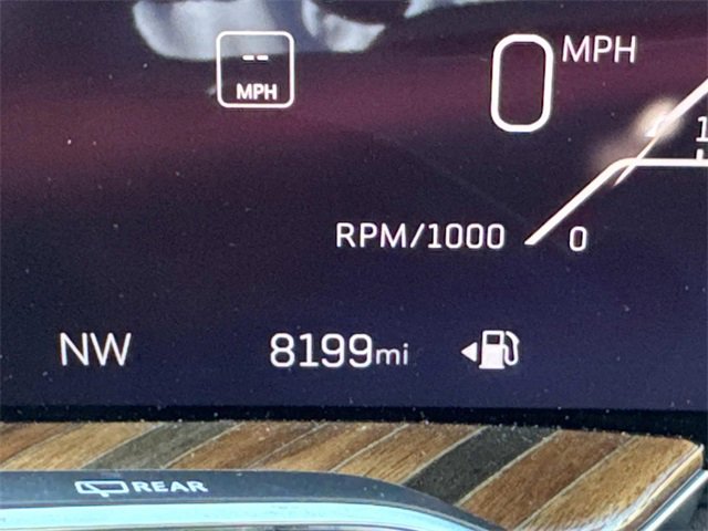 Certified 2025 Cadillac Escalade ESV Premium Luxury Platinum w/ LPO, Radiant Package image 34