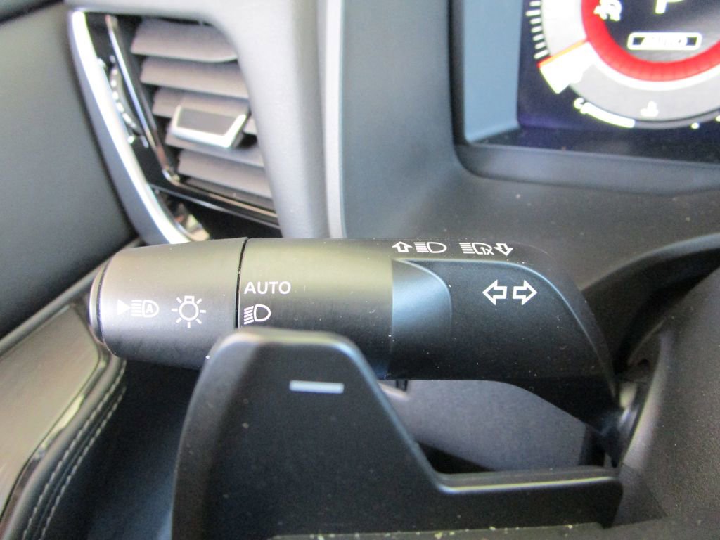 Used 2025 Nissan Rogue SL AWD/4WD image 30