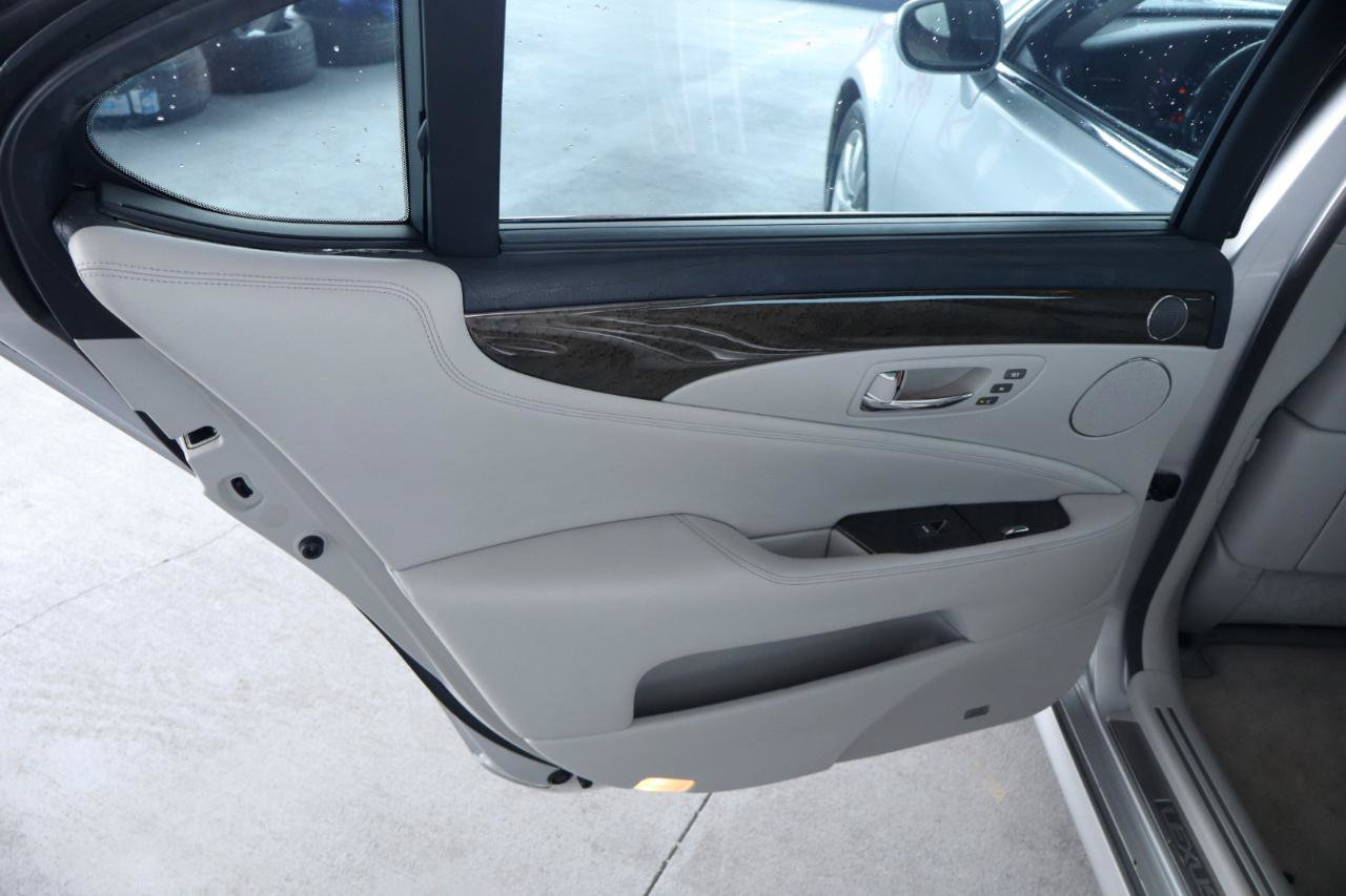 Used 2007 Lexus LS 460 L RWD image 30