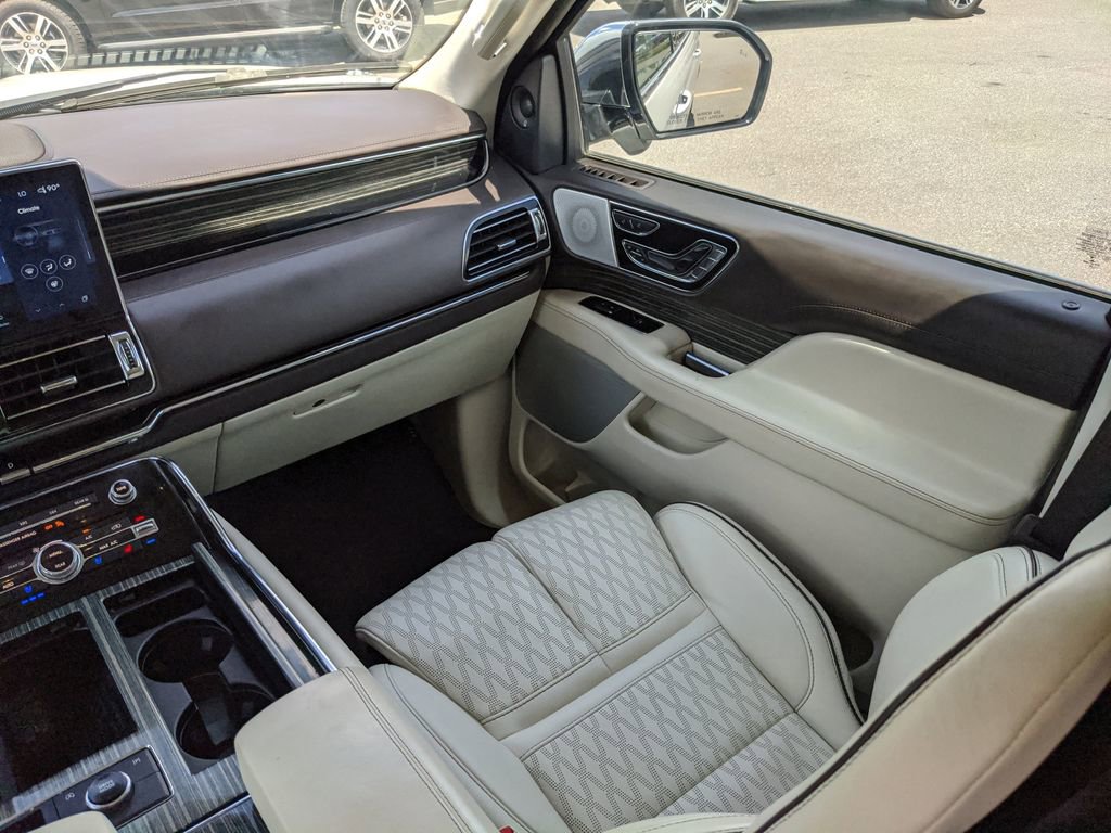 Used 2022 Lincoln Navigator L Black Label AWD/4WD image 15