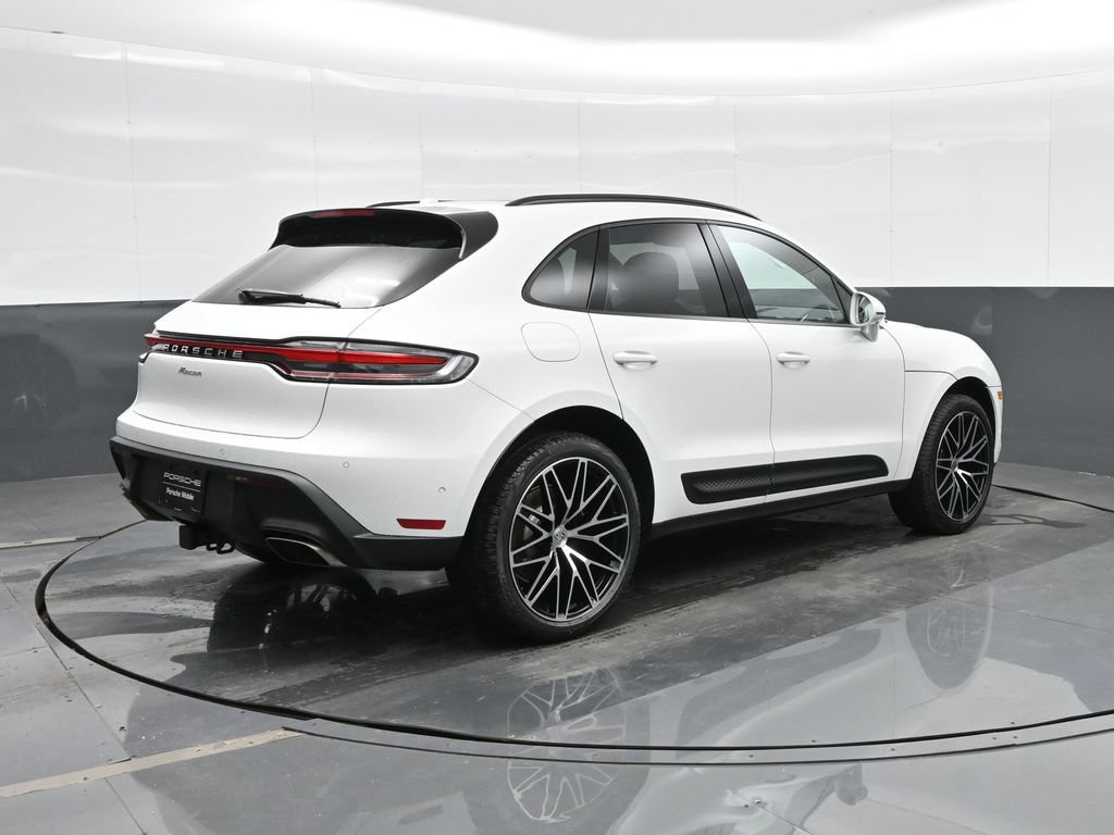 Certified 2026 Porsche Macan AWD/4WD image 7