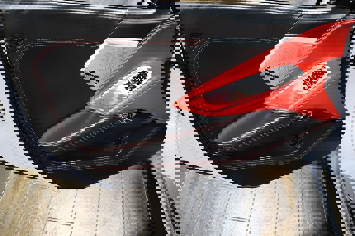 Used 2024 Chevrolet Corvette Stingray Premium Conv w/ Z51 Performance Package image 34