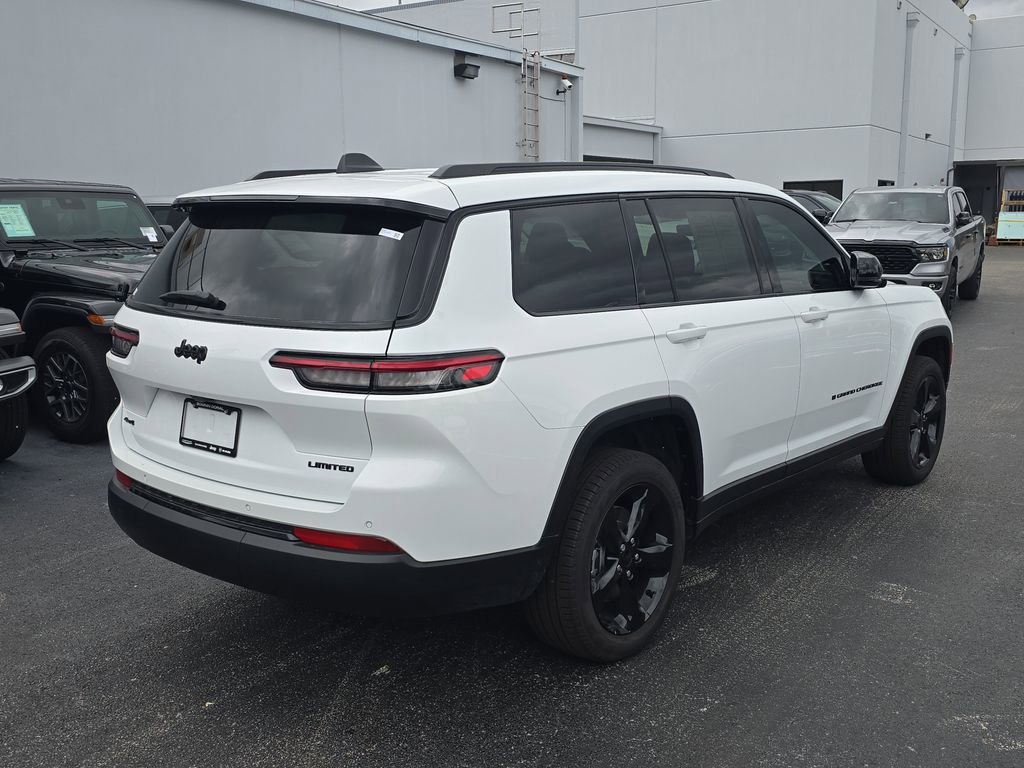 Used 2025 Jeep Grand Cherokee L Limited w/ Black Appearance Package image 3