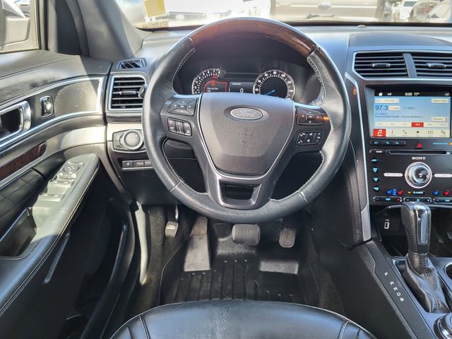 Used 2017 Ford Explorer Platinum AWD/4WD image 25