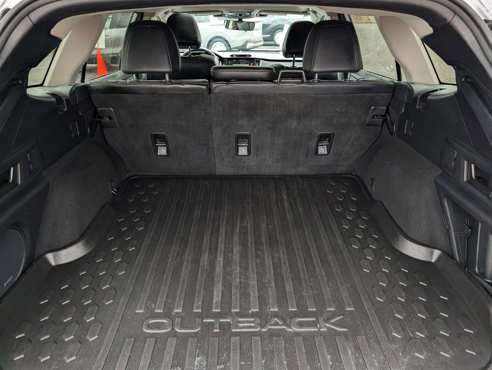 Used 2023 Subaru Outback Limited image 21