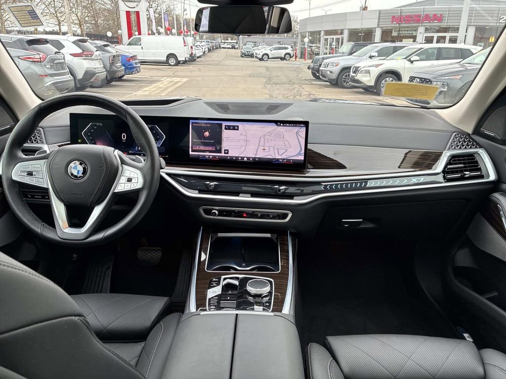 Used 2024 BMW X7 xDrive40i w/ Premium Package AWD/4WD image 23
