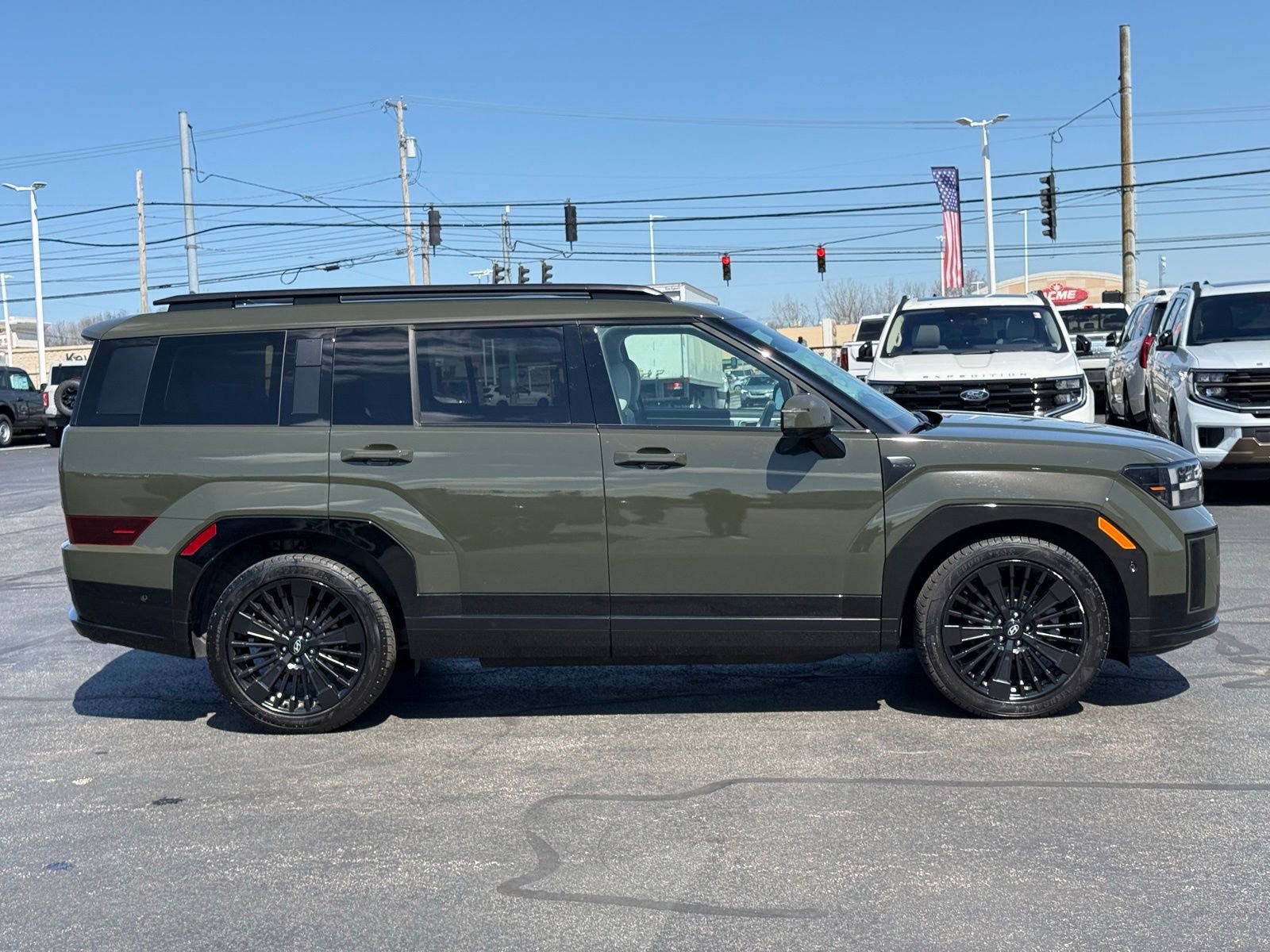 Used 2024 Hyundai Santa Fe Calligraphy image 2