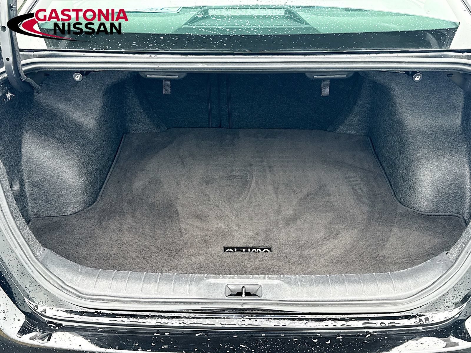 Used 2025 Nissan Altima 2.5 SV FWD image 33