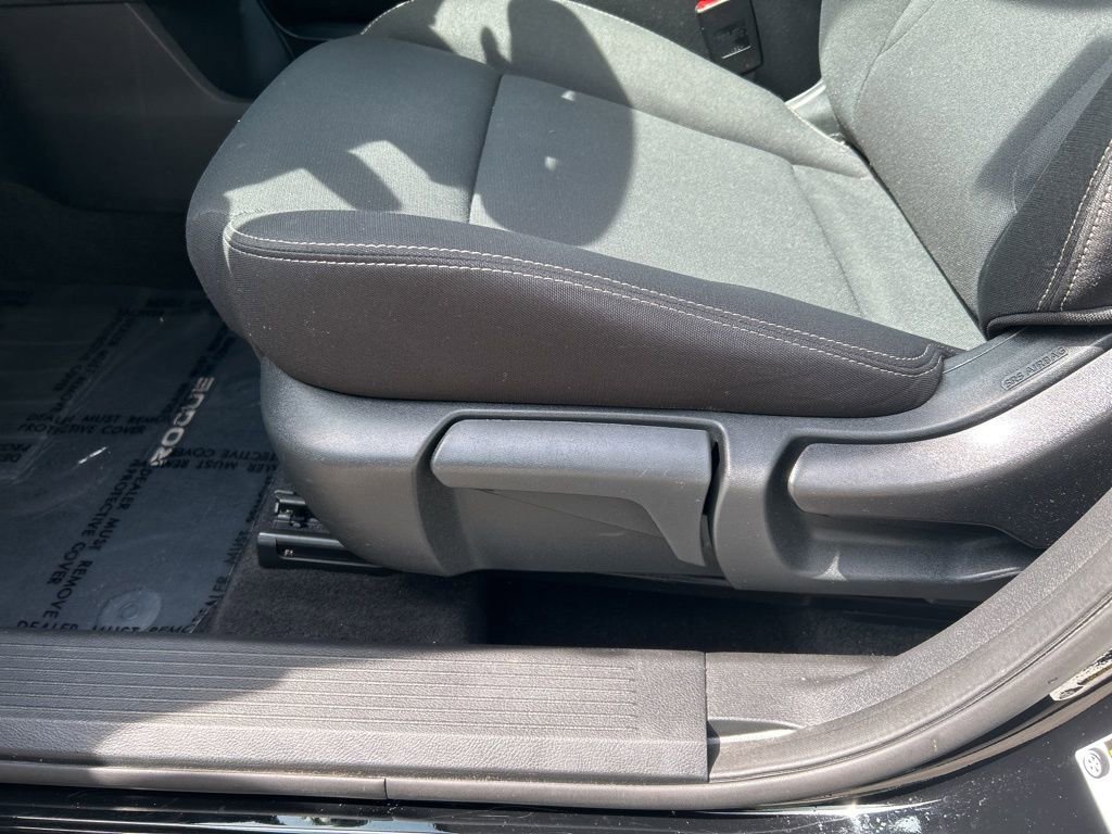 Used 2023 Nissan Rogue S image 14