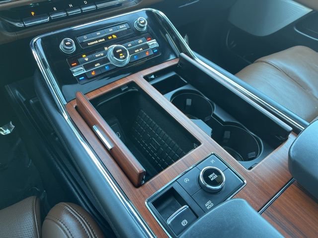 Used 2024 Lincoln Navigator L Reserve image 38