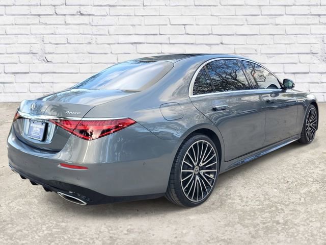 Used 2022 Mercedes-Benz S 500 4MATIC w/ AMG Line Package image 4