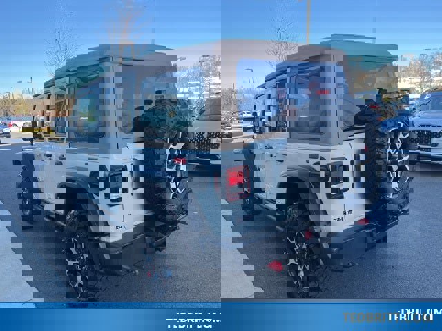 Used 2022 Jeep Wrangler Unlimited Rubicon w/ Cold Weather Group image 6