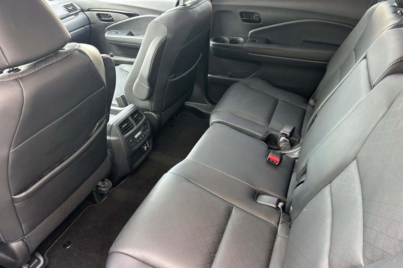 Used 2022 Honda Passport Elite image 13