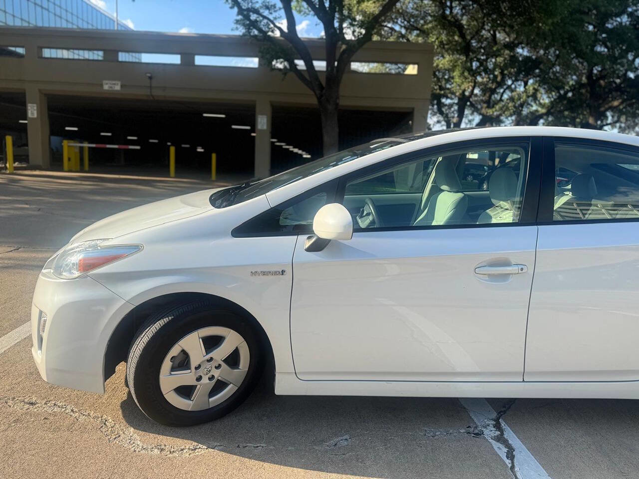 Used 2010 Toyota Prius Five FWD image 4