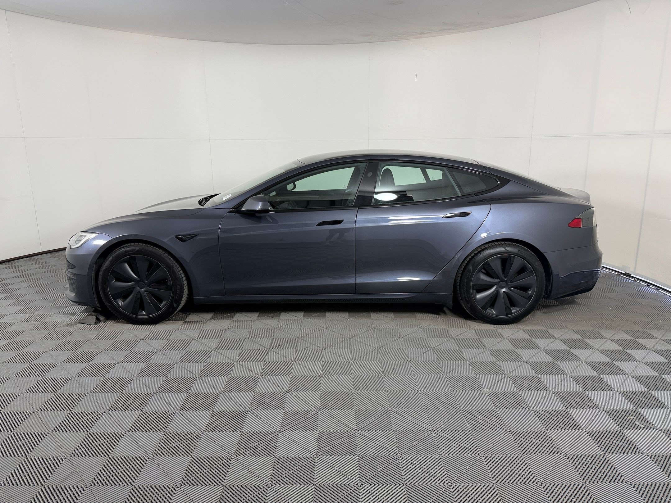 Used 2021 Tesla Model S Long Range AWD/4WD image 2