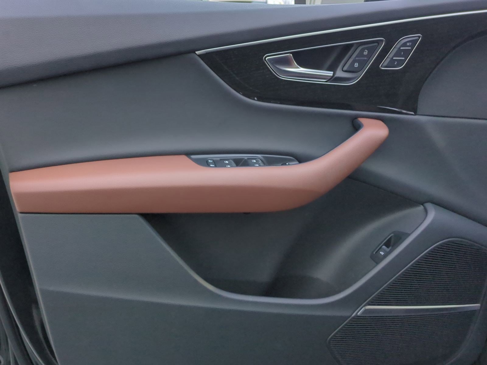 Used 2022 Audi Q7 Premium Plus image 14