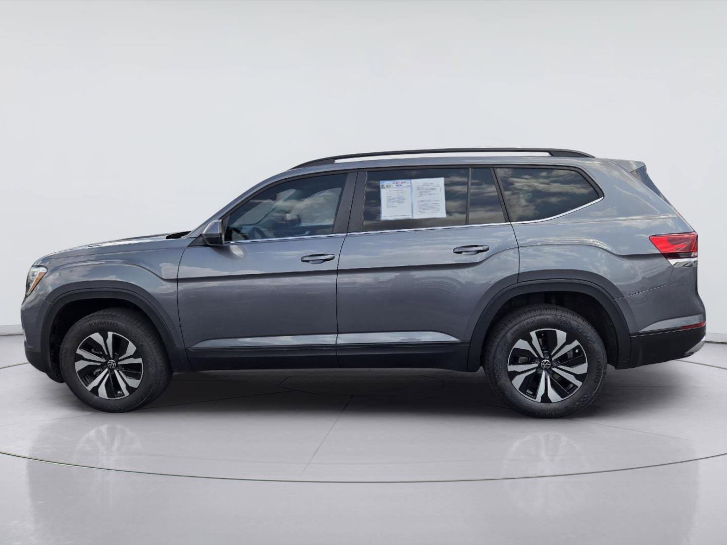 Used 2024 Volkswagen Atlas SE FWD image 5
