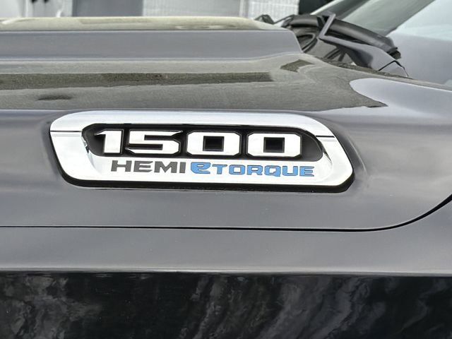 Used 2024 RAM 1500 Laramie RWD image 30