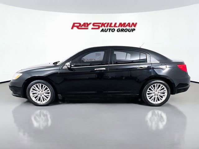 Used 2011 Chrysler 200 Limited image 4
