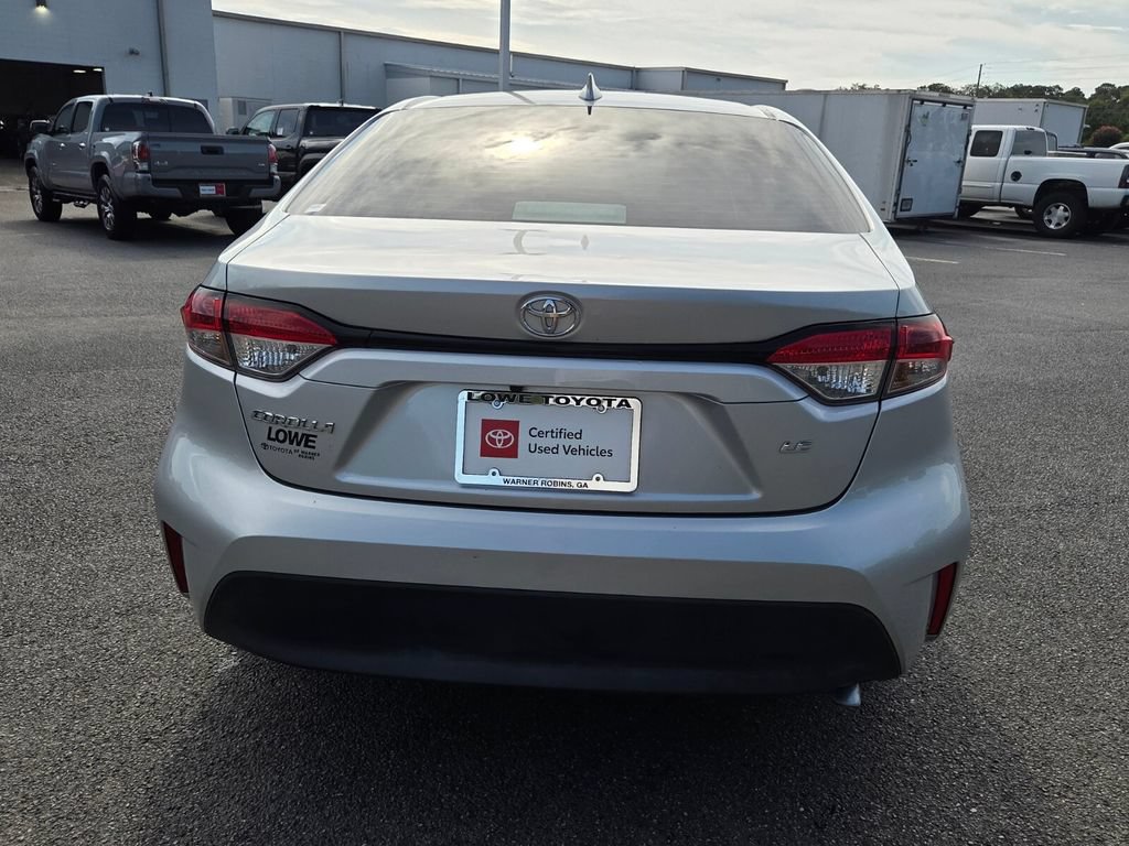 Used 2025 Toyota Corolla LE FWD image 10