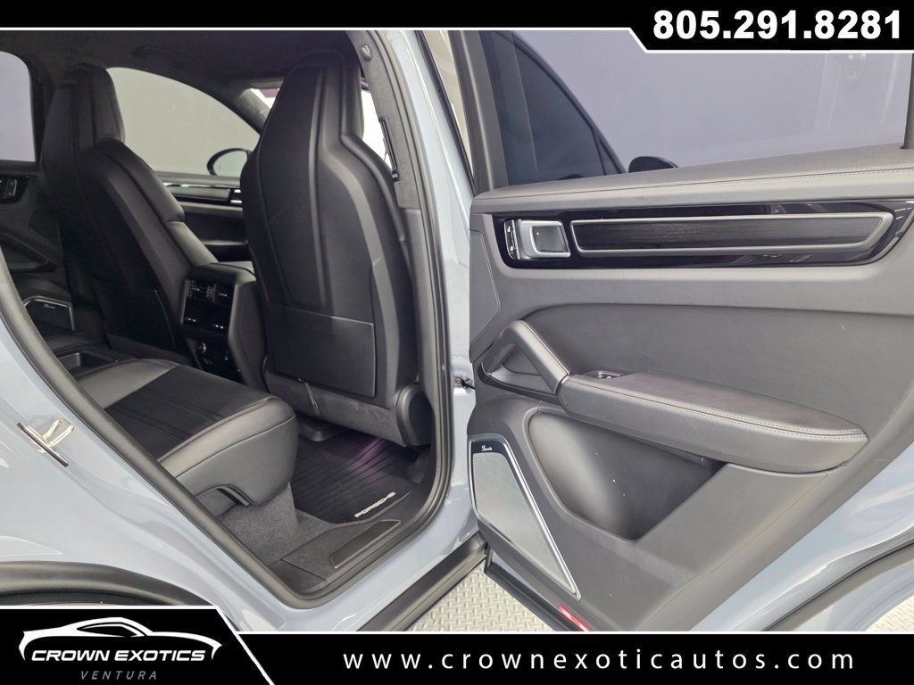 Used 2022 Porsche Cayenne Turbo GT AWD/4WD image 15