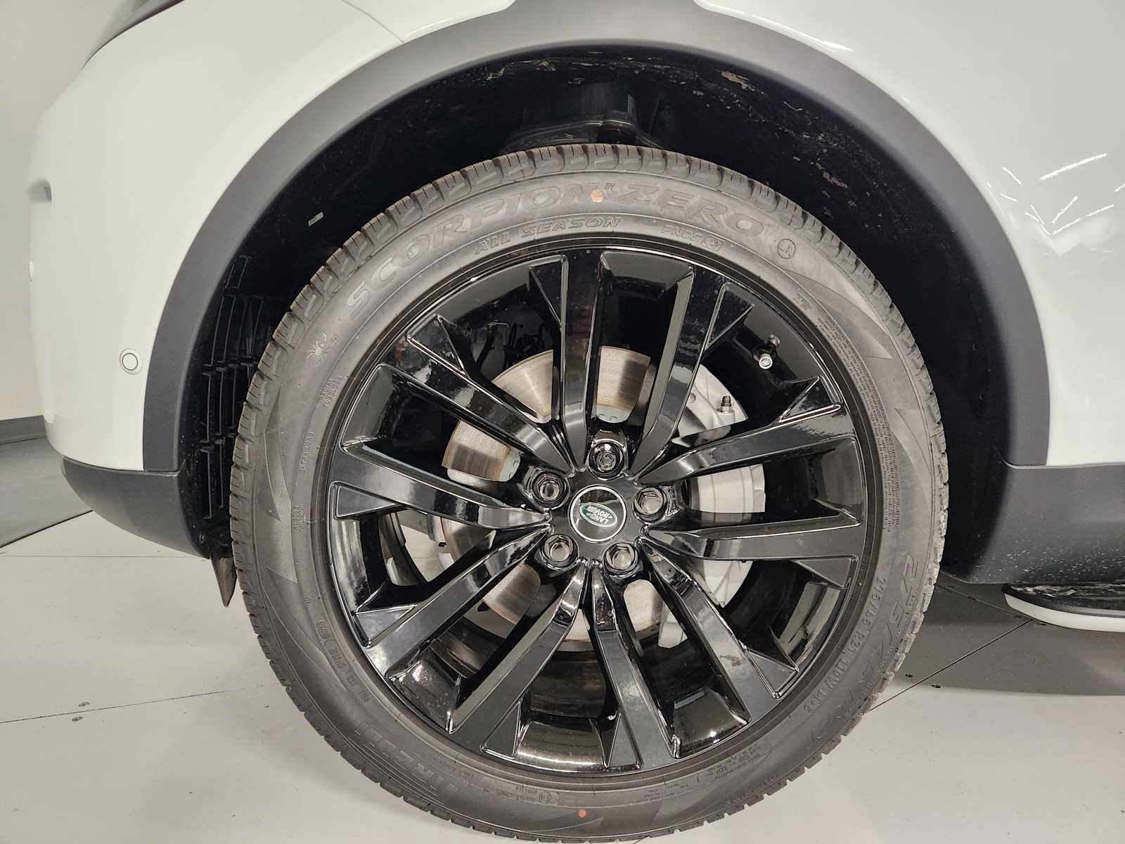 Used 2026 Land Rover Discovery S AWD/4WD image 8