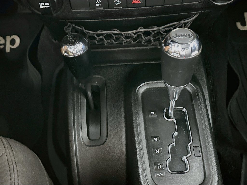 Used 2017 Jeep Wrangler Unlimited Sport w/ Connectivity Group AWD/4WD image 16