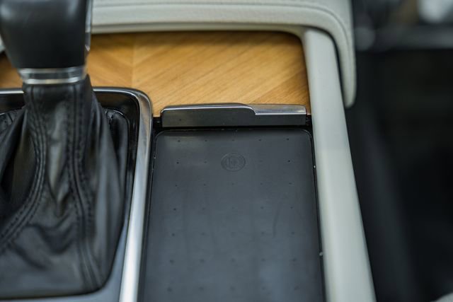 Certified 2022 Volvo XC90 T6 Momentum w/ Climate Package image 23