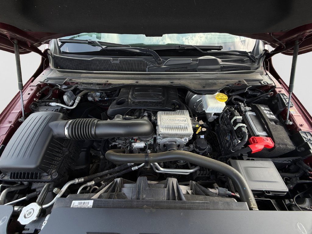 Used 2024 RAM 1500 Laramie AWD/4WD image 22