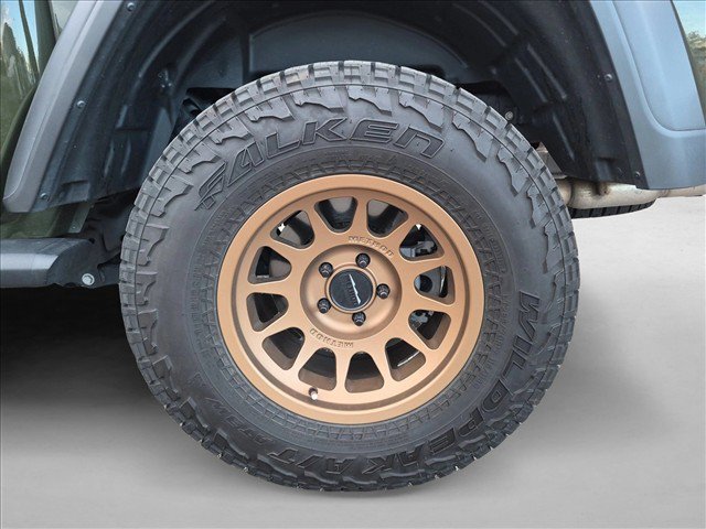Used 2024 Jeep Gladiator Mojave w/ Technology Group AWD/4WD image 13
