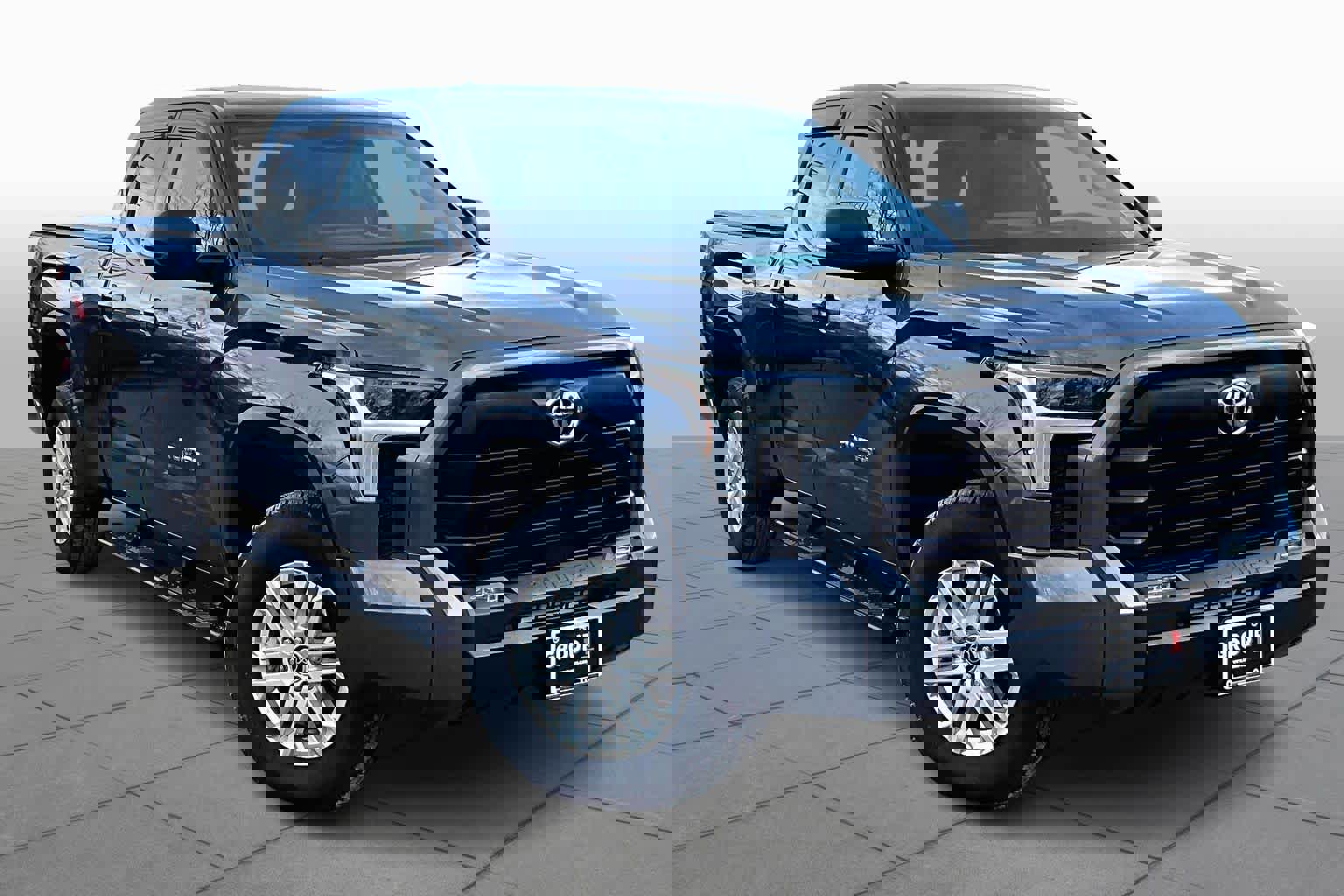 Used 2022 Toyota Tundra SR5 image 2