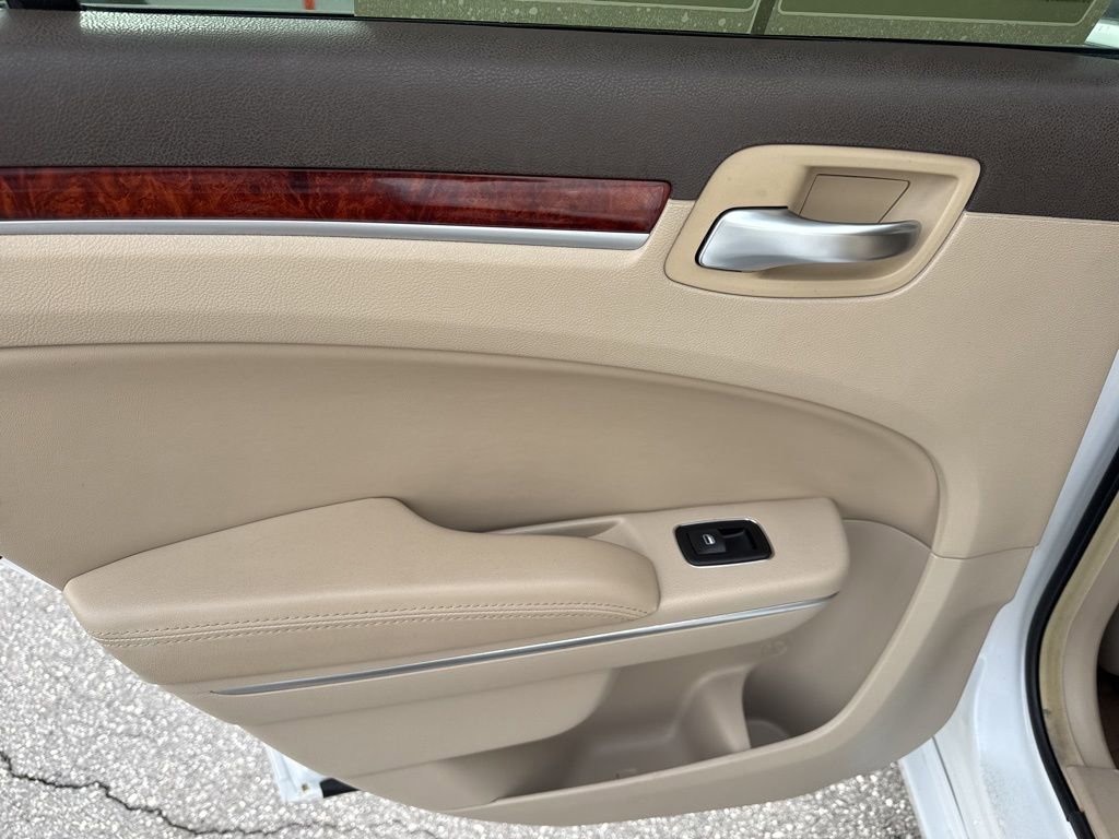 Used 2011 Chrysler 300 Limited w/ Luxury Group image 11