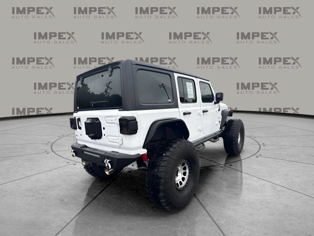 Used 2018 Jeep Wrangler Unlimited Sahara AWD/4WD image 3