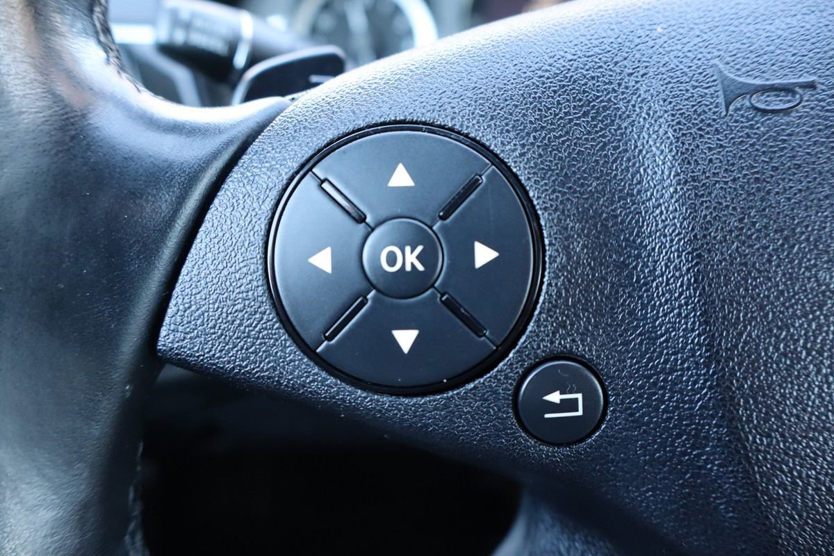 Used 2011 Mercedes-Benz E 350 4MATIC image 30