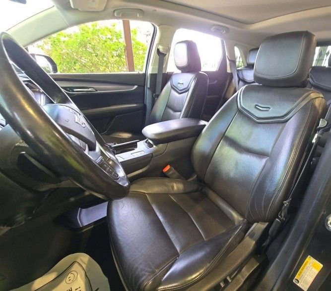 Used 2018 Cadillac XT5 Premium Luxury AWD/4WD image 6