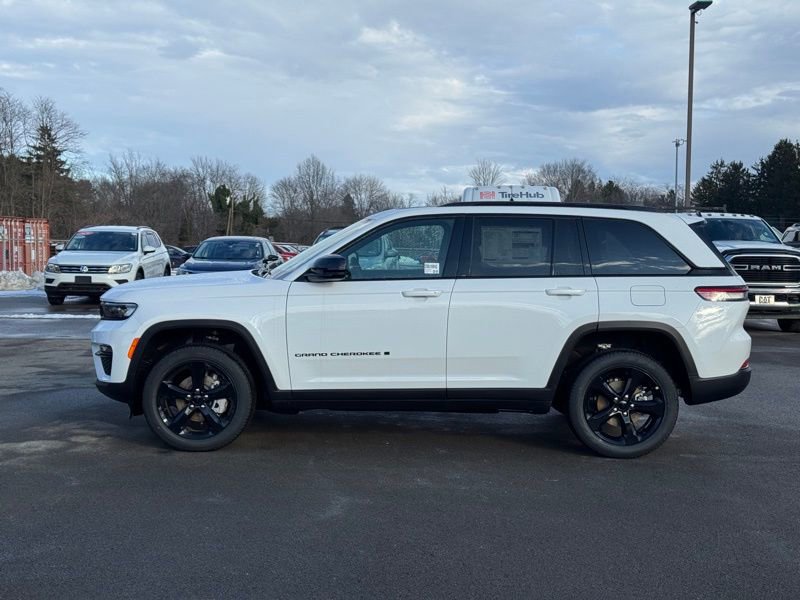 New 2025 Jeep Grand Cherokee Limited w/ Black Appearance Package image 6