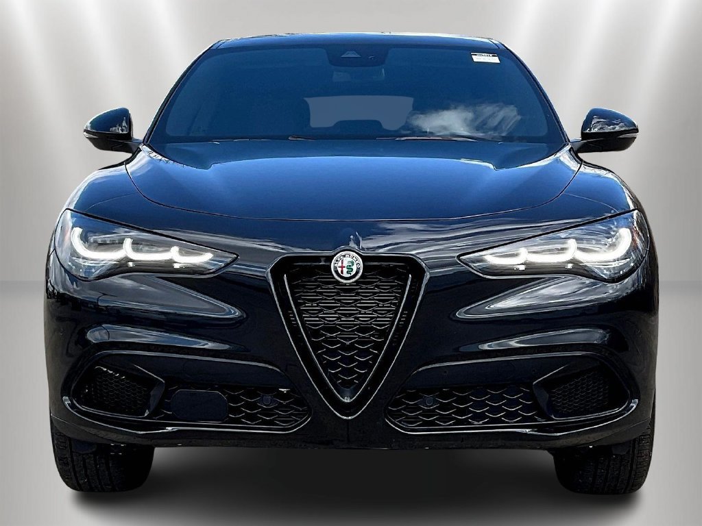 Used 2024 Alfa Romeo Stelvio Sprint AWD/4WD image 2