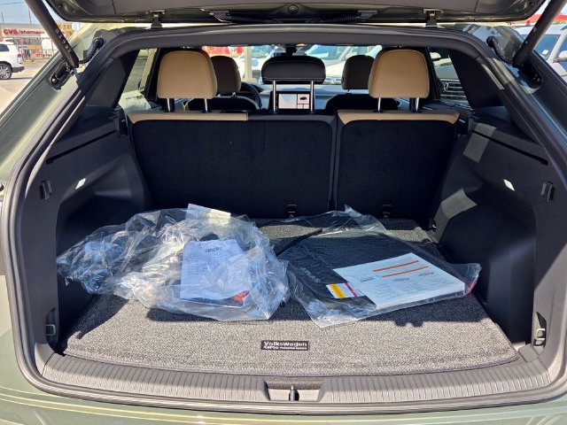 New 2026 Volkswagen Atlas Cross Sport SE FWD image 12