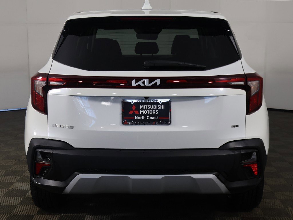 Used 2024 Kia Seltos LX image 9