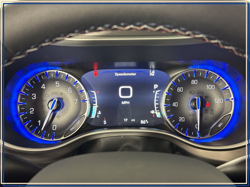 New 2027 Chrysler Pacifica Select AWD/4WD image 16