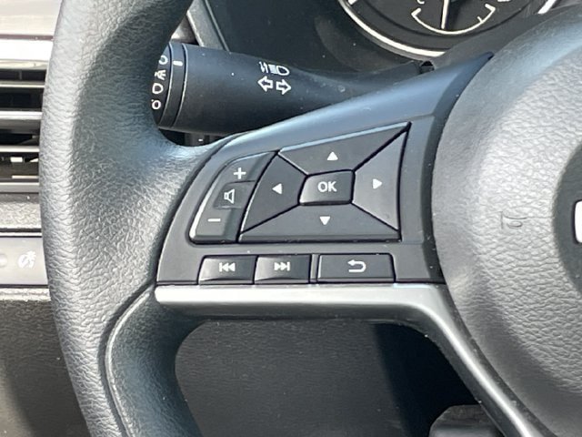 Used 2025 Nissan Altima 2.5 SV FWD image 12