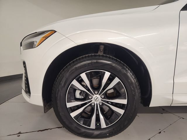 Certified 2025 Volvo XC60 B5 Core AWD/4WD image 11