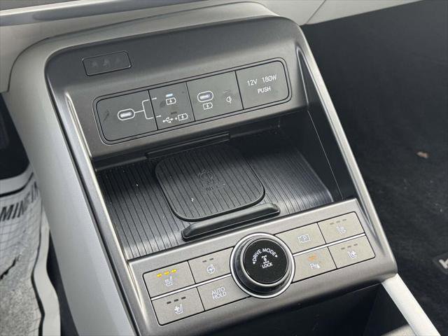 Used 2025 Hyundai Kona Limited image 31