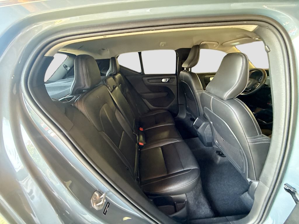 Used 2021 Volvo XC40 T5 Momentum w/ Protection Package Premier AWD/4WD image 32