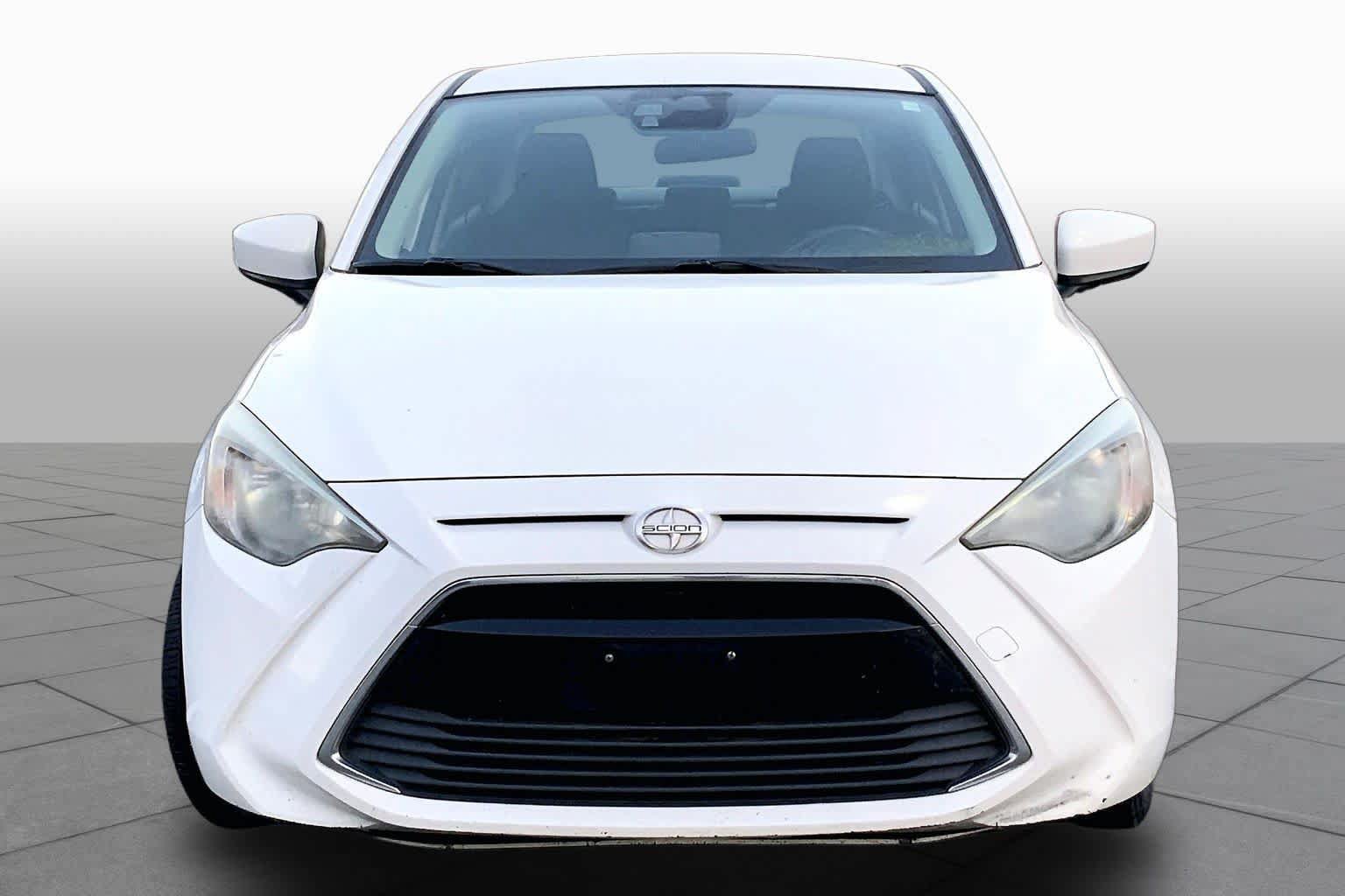 Used 2016 Scion iA FWD image 3