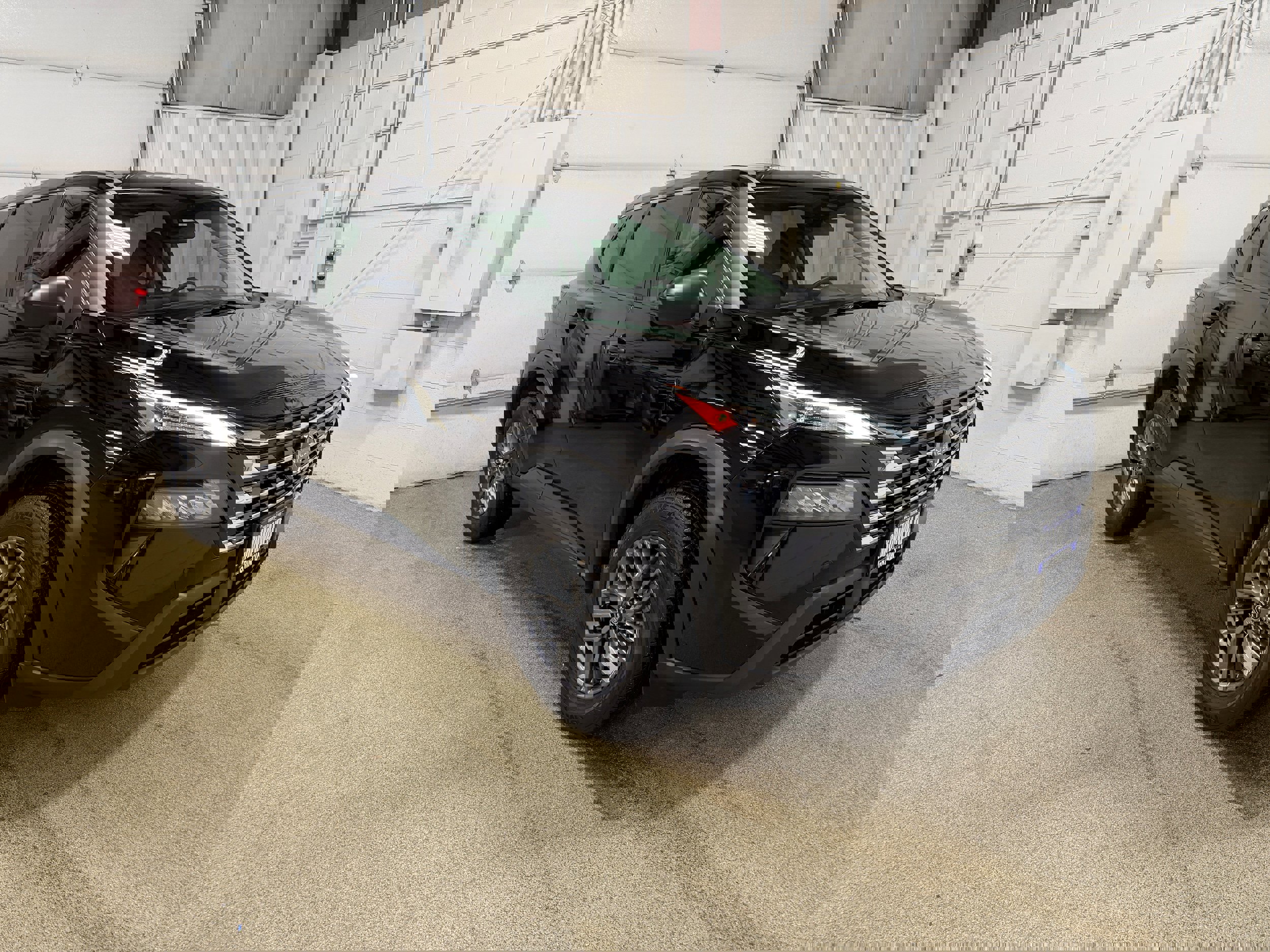 Used 2024 Nissan Rogue S image 4