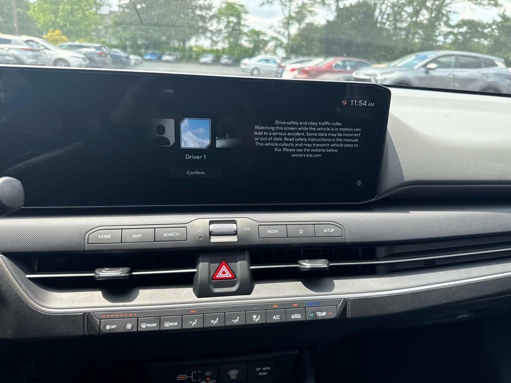 New 2025 Kia K4 LXS image 10