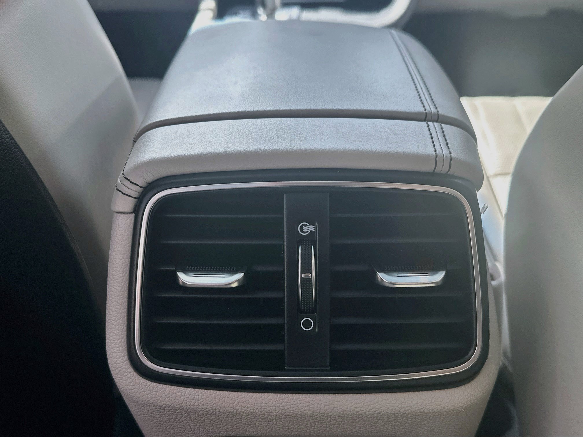 Used 2019 Genesis G70 2.0T Advanced w/ Dynamic Package AWD/4WD image 28